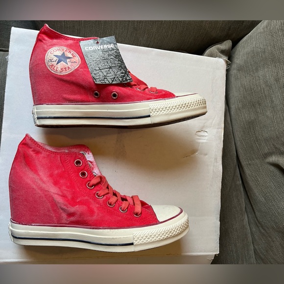 NWT: Converse Women's Red high heel Sneakers - Picture 1 of 14